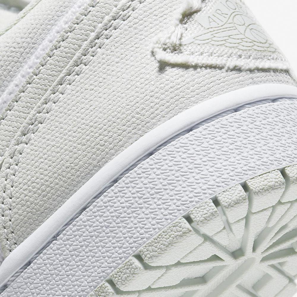 Air Jordan 1 Wmns Low 'Spruce Aura'