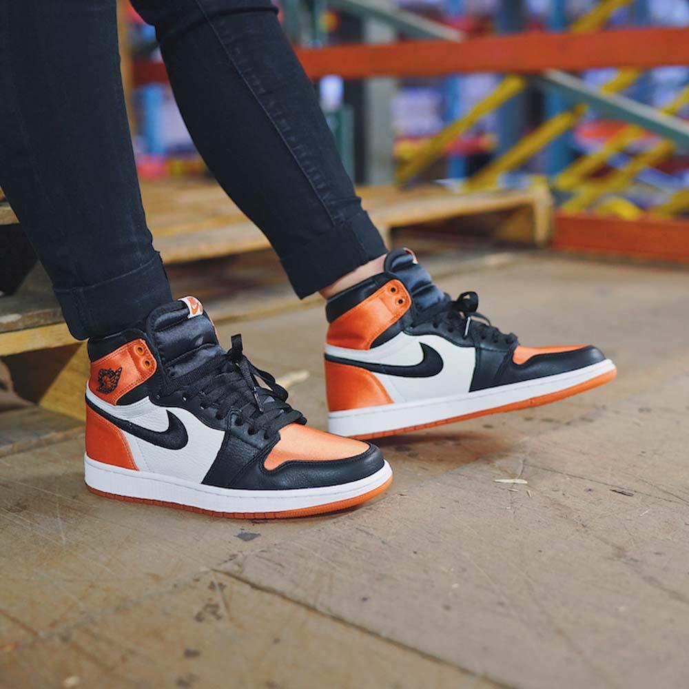 Air Jordan 1 WMNS Satin 'Shattered Backboard' Orange Black