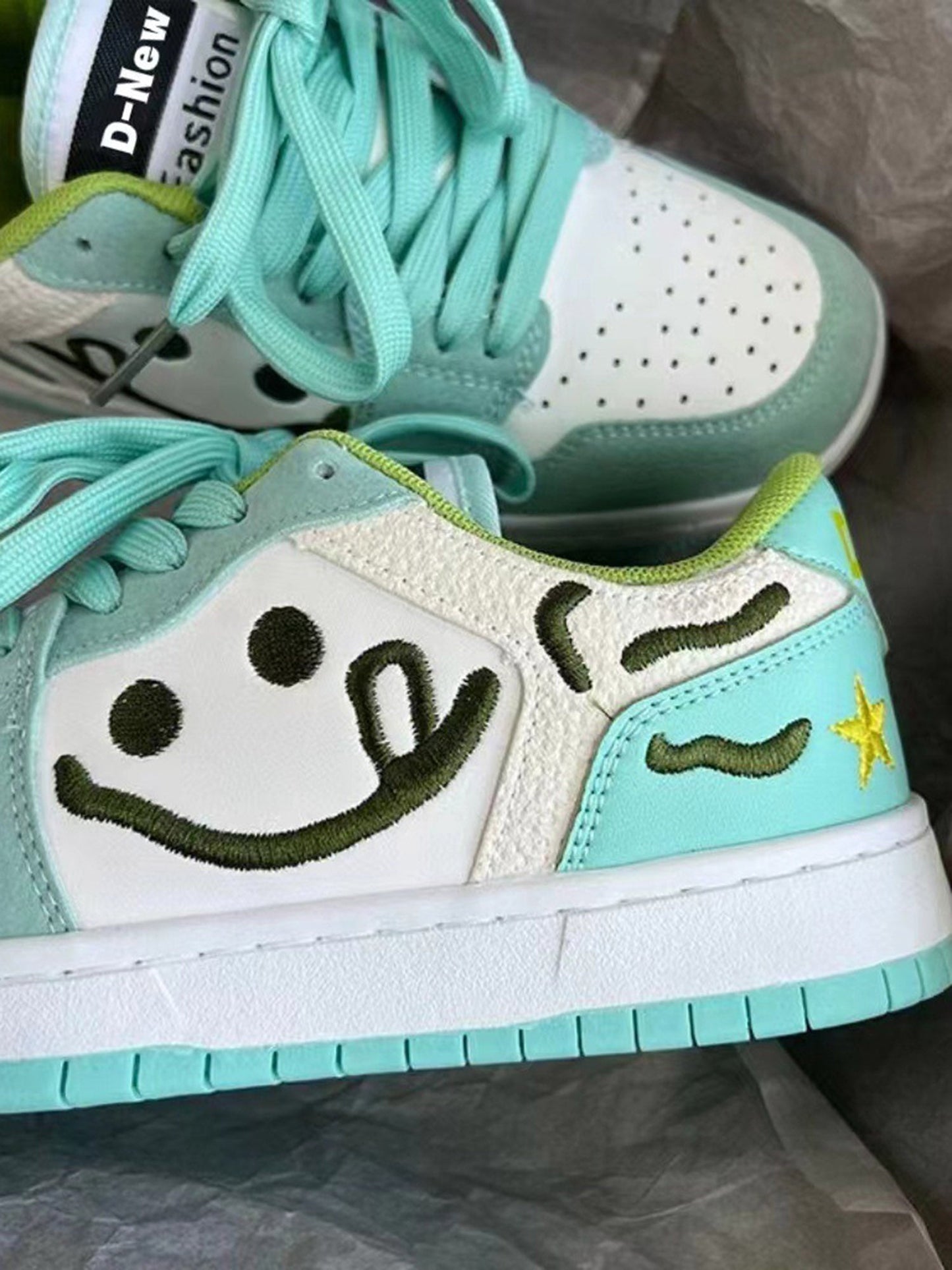 Kicksteria - Smiley Skateboarding Shoes-kicksteria.com