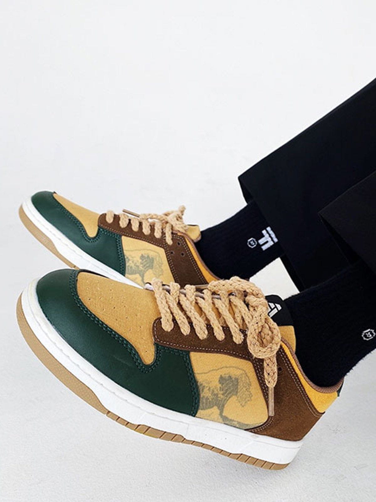 Kicksteria - Vintage Wave Print Skate Shoes-kicksteria.com