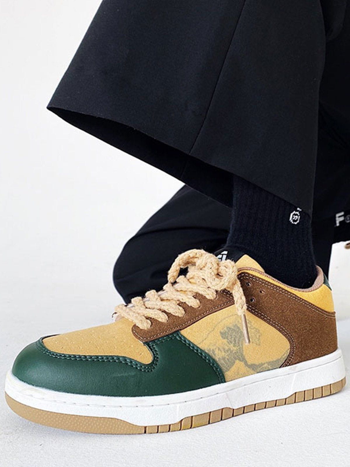 Kicksteria - Vintage Wave Print Skate Shoes-kicksteria.com