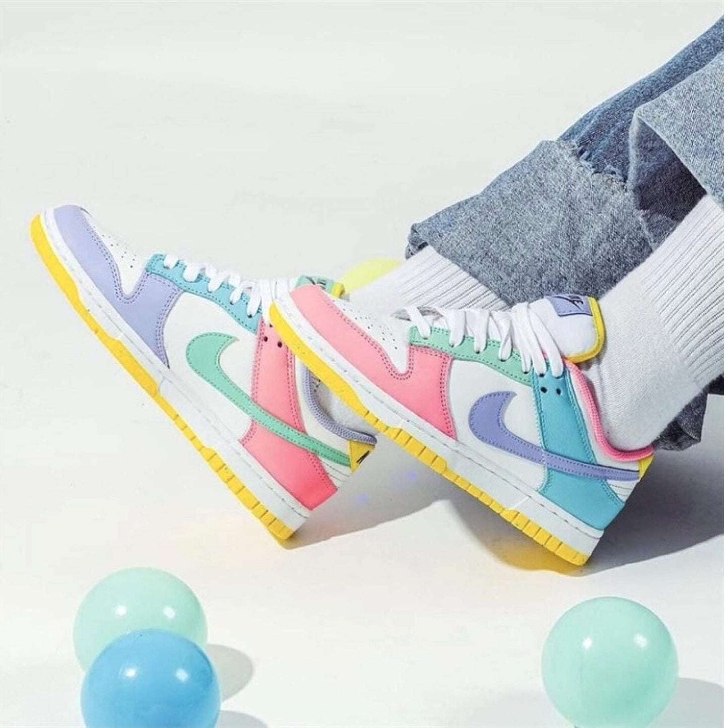 Nike Dunk Low SE Wmns 'Easter Candy'