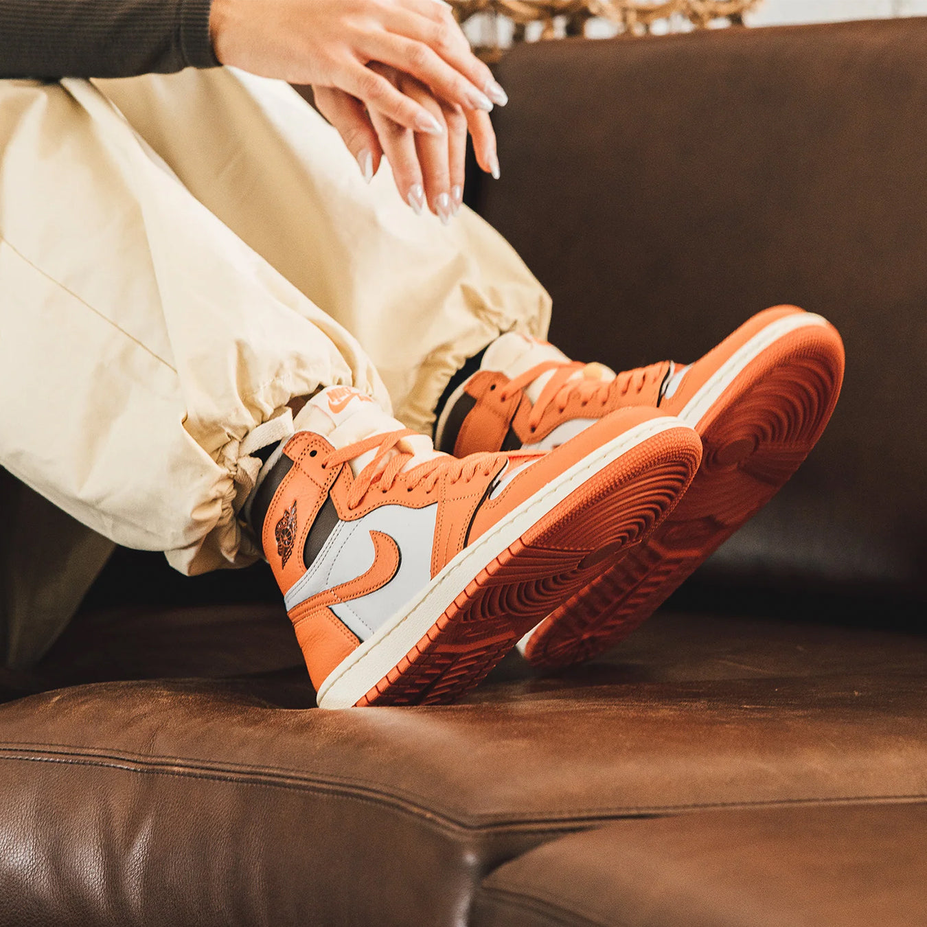 Air Jordan 1 High Wmns OG 'Starfish'