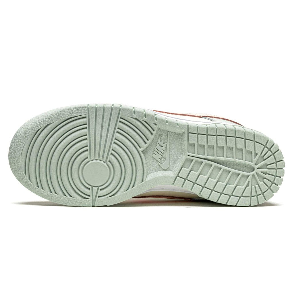 Nike Dunk Low Wmns 'Barely Green'