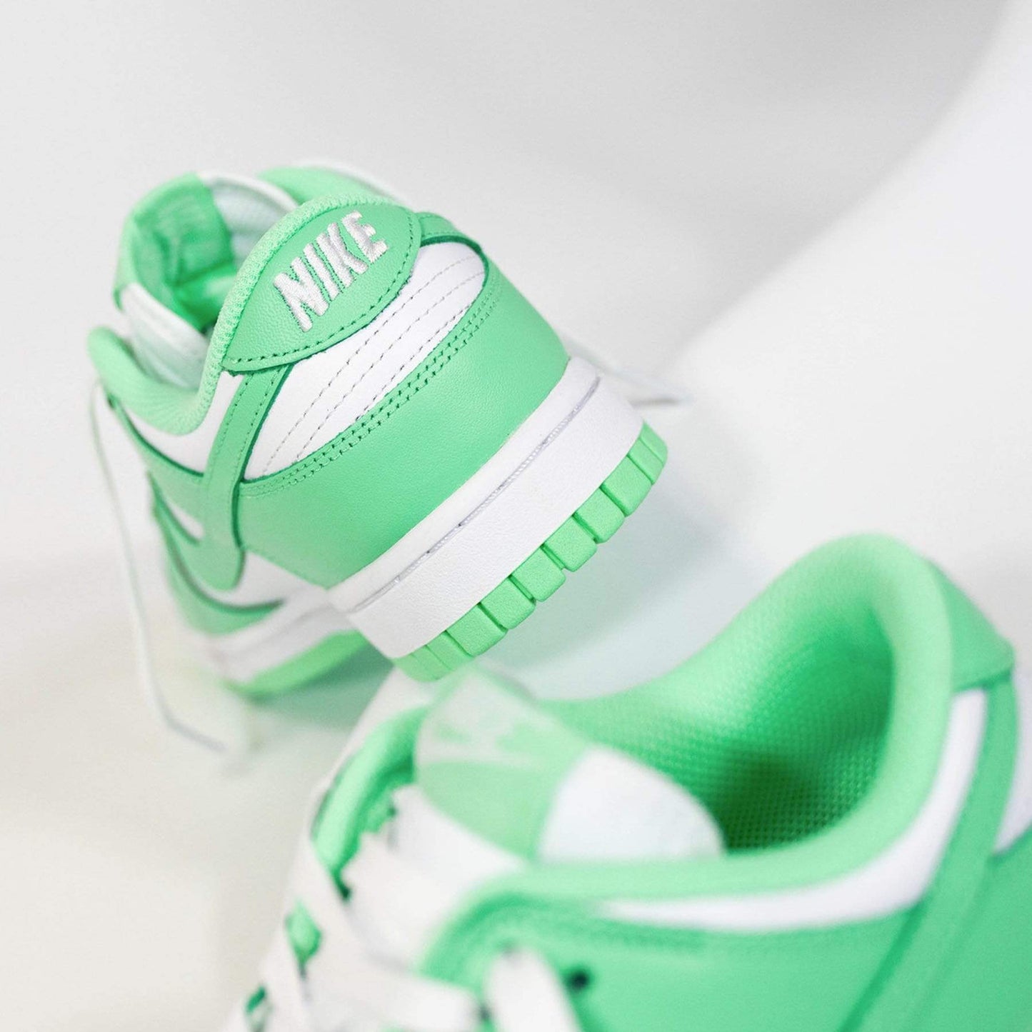 Nike Dunk Low Wmns 'Green Glow'